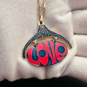 VTG Groovy Enamel Love Pendant Necklace Gold Tone Bar & Chain Links Mid-Century